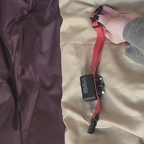 Petsafe Basic Bark Control Collar red & black for small dog with 2 batteries - Picture 17 of 17